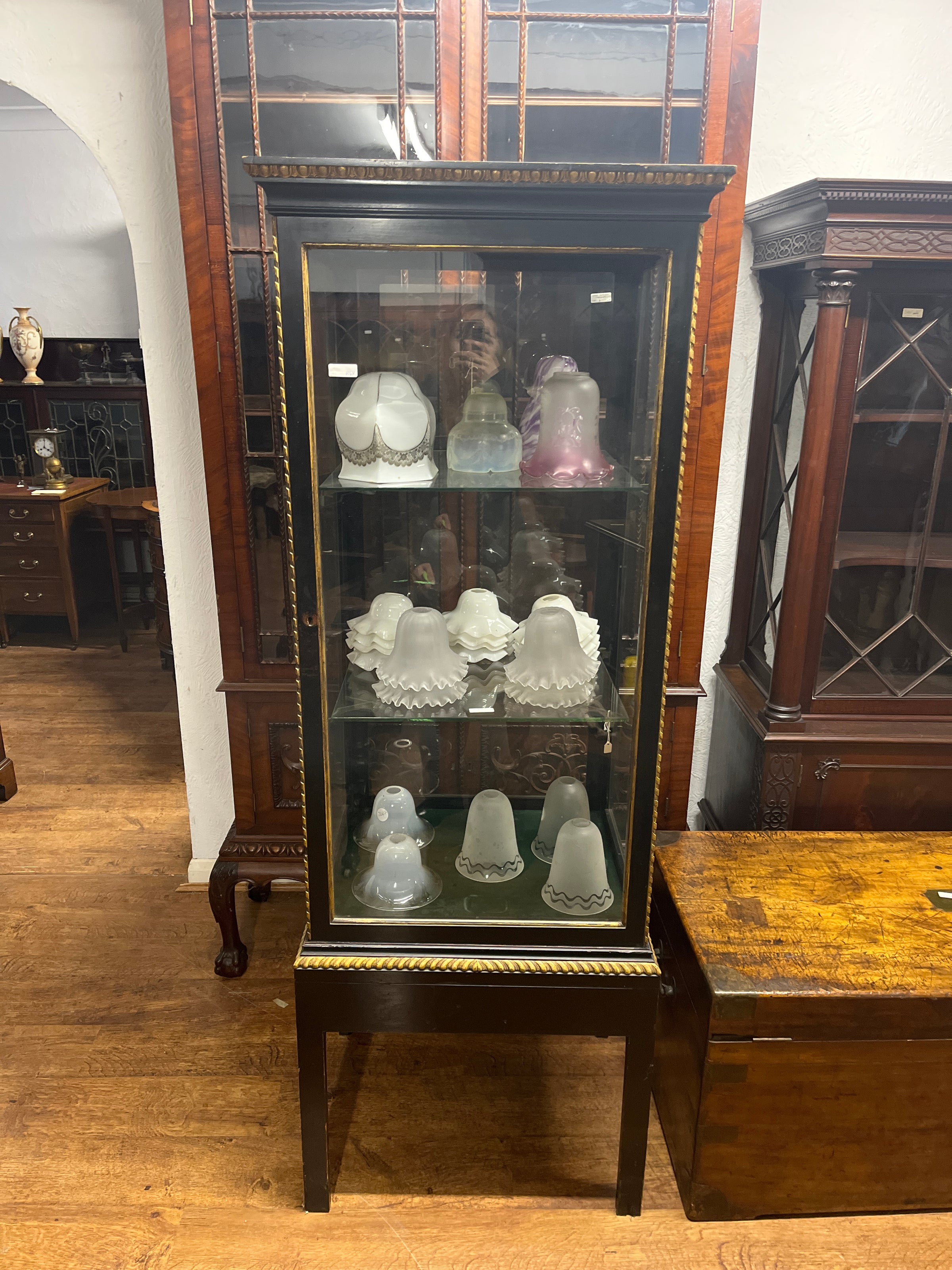 イギリス 1900年代 エボナイズマホガニー製ガラスキャビネット 【商品